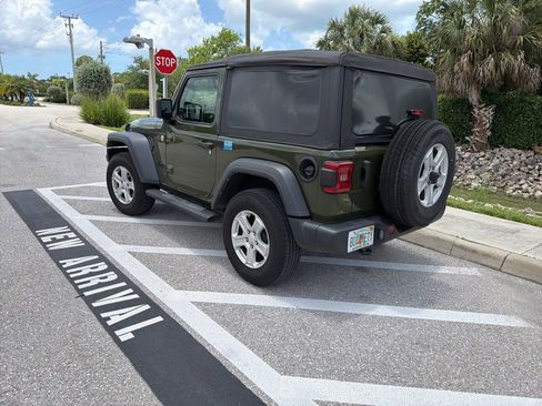Used 2021 Jeep Wrangler Sport AWD/4WD image 7
