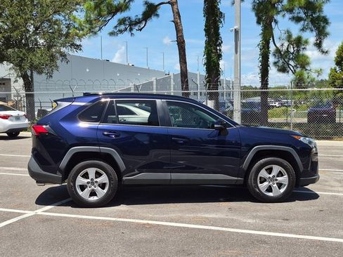 Used 2019 Toyota RAV4 XLE FWD image 4