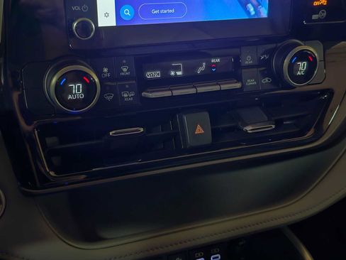 Used 2023 Toyota Highlander LE image 31