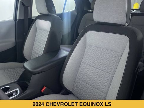 Certified 2024 Chevrolet Equinox LS w/ LS Convenience Package FWD image 10
