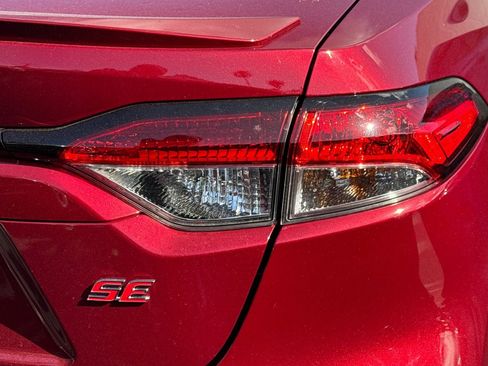 Used 2025 Toyota Corolla SE w/ SE Premium Package FWD image 7