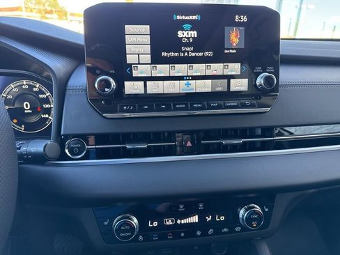 New 2025 Mitsubishi Outlander SEL image 16