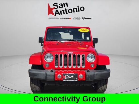 Used 2016 Jeep Wrangler Unlimited Sahara w/ Connectivity Group image 3