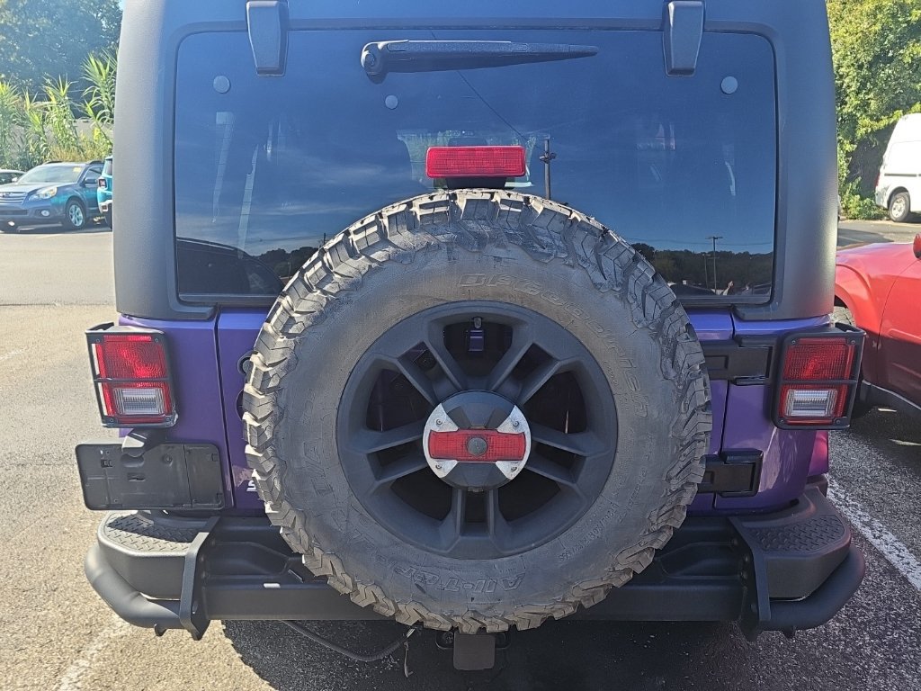 Used 2017 Jeep Wrangler Unlimited Sahara AWD/4WD image 6