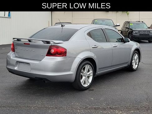 Used 2014 Dodge Avenger SXT w/ Sun/Sound Group FWD image 4