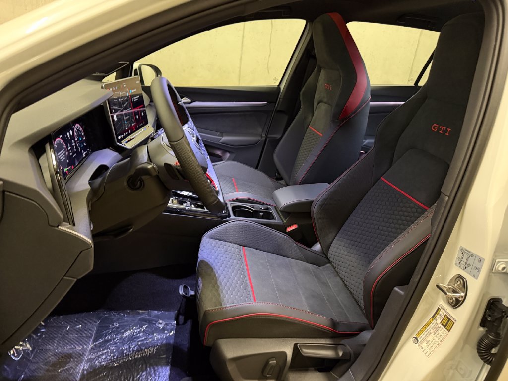 New 2026 Volkswagen GTI SE FWD image 11