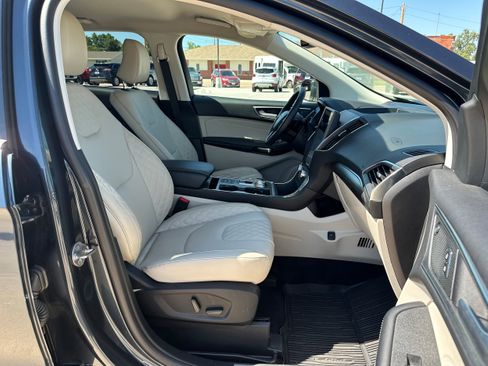 Used 2024 Ford Edge Titanium w/ Class II Trailer Tow Package image 12