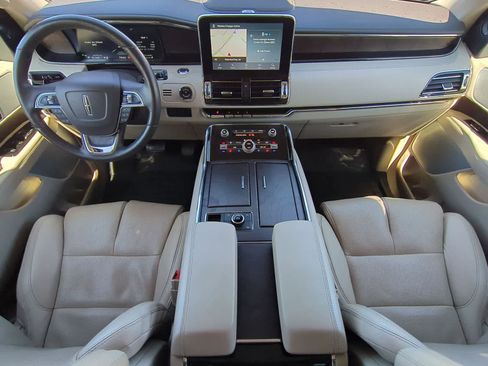 Used 2021 Lincoln Navigator Reserve w/ Luxury Package AWD/4WD image 15