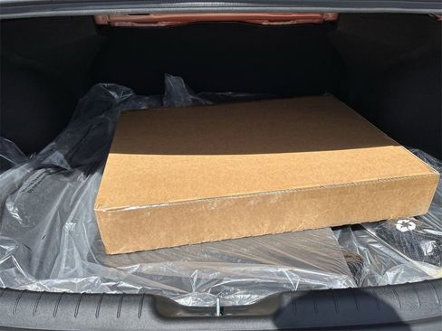 New 2025 Hyundai Elantra SEL image 17