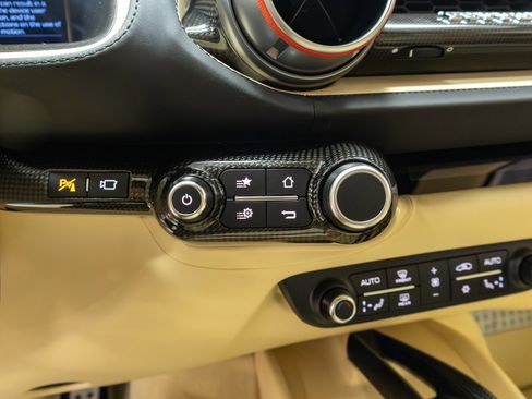 Used 2018 Ferrari 812 Superfast image 85