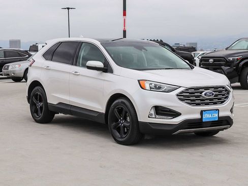 Used 2019 Ford Edge SEL w/ Equipment Group 201A FWD image 3