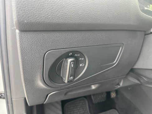 Used 2018 Volkswagen Tiguan S FWD image 13