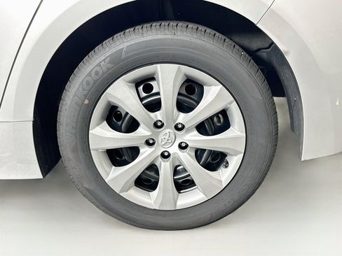 Used 2025 Toyota Corolla LE FWD image 11