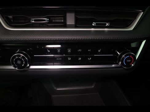 New 2026 Chevrolet Equinox LT w/ Safety and Technology Package AWD/4WD image 18