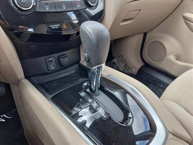 Used 2016 Nissan Rogue S AWD/4WD image 12