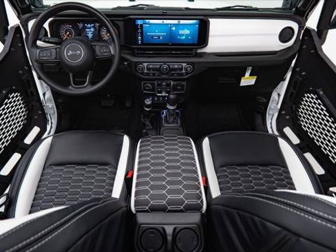 Used 2026 Jeep Gladiator Sport image 2