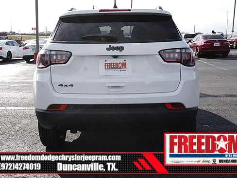 New 2026 Jeep Compass Latitude image 4