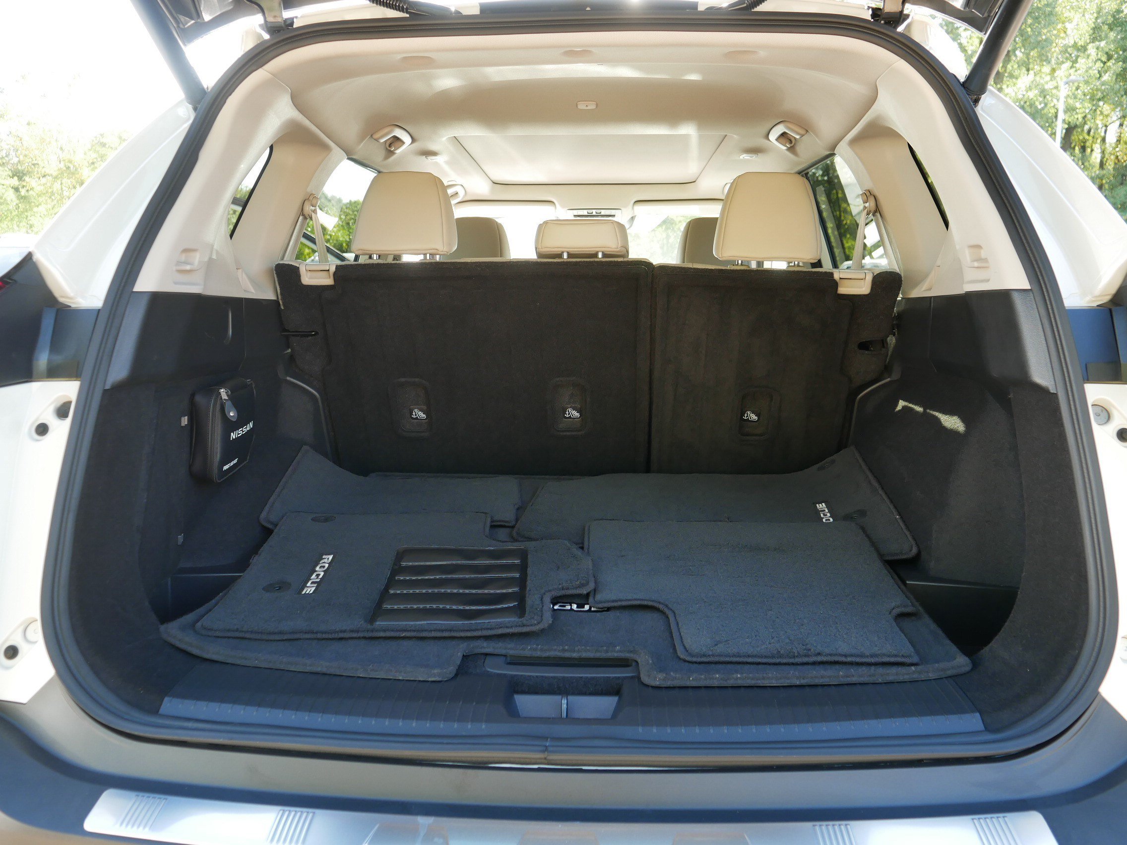 Certified 2023 Nissan Rogue SV w/ SV Premium Package AWD/4WD image 18