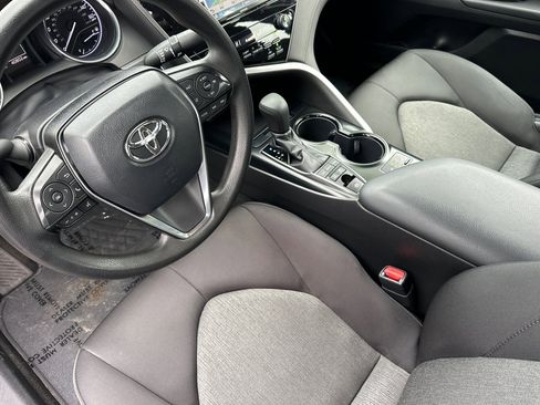 Used 2019 Toyota Camry LE image 7