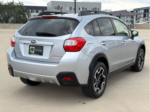 Used 2017 Subaru Crosstrek 2.0i Premium AWD/4WD image 8