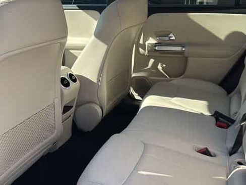 Certified 2025 Mercedes-Benz GLB 250 4MATIC image 29