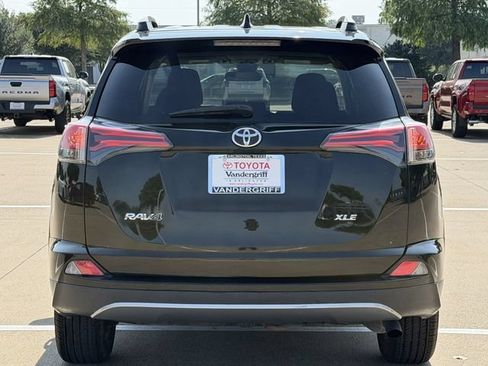 Used 2017 Toyota RAV4 XLE FWD image 5