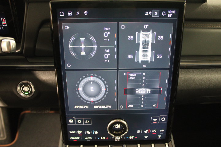 New 2027 GMC Terrain AT4 w/ Convenience Package III AWD/4WD image 48