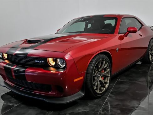 Used 2017 Dodge Challenger SRT Hellcat RWD image 5