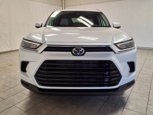 New 2026 Toyota Grand Highlander XLE image 2