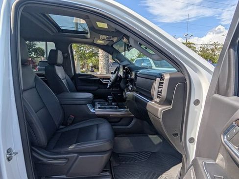 Used 2024 Chevrolet Silverado 1500 RST AWD/4WD image 16