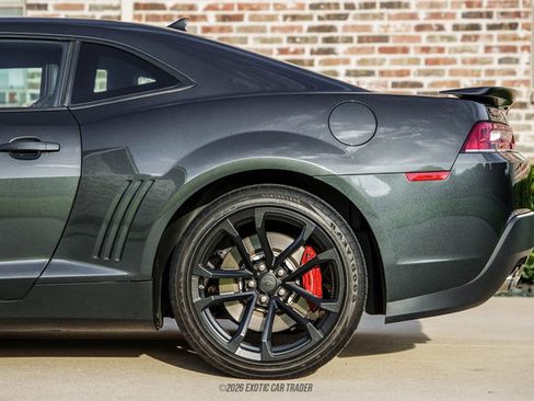 Used 2015 Chevrolet Camaro SS w/ SS Performance Package RWD image 5