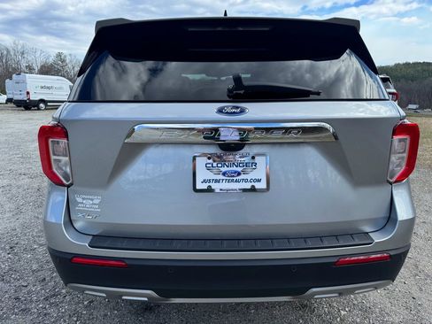 Used 2024 Ford Explorer XLT w/ Equipment Group 202A image 6