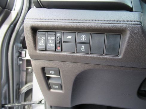 Used 2024 Honda Odyssey EX-L image 18