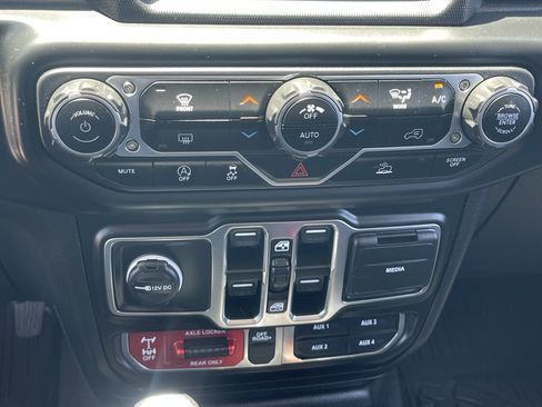 Used 2021 Jeep Gladiator Mojave AWD/4WD image 27