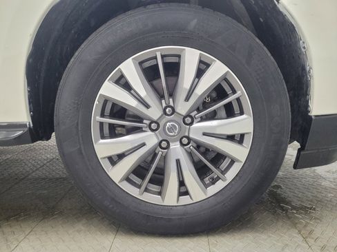 Used 2019 Nissan Pathfinder SV image 31