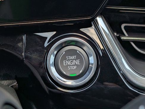 New 2025 Chevrolet Trax RS w/ Sunroof Package image 24