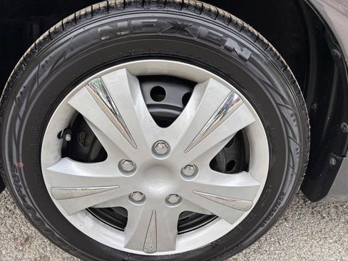 Used 2013 Toyota Corolla LE image 24