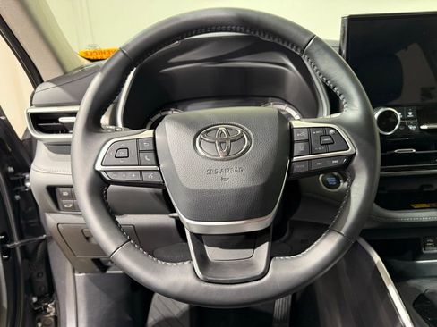Certified 2025 Toyota Highlander XLE AWD/4WD image 26