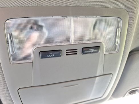 Used 2019 Toyota Highlander Plus image 29