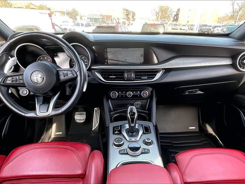 Used 2022 Alfa Romeo Stelvio Veloce image 14
