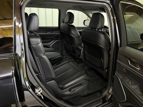 Used 2021 Jeep Grand Cherokee L Limited AWD/4WD image 23