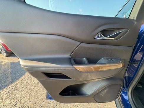 Certified 2023 GMC Acadia SLE w/ Driver Convenience Package image 34