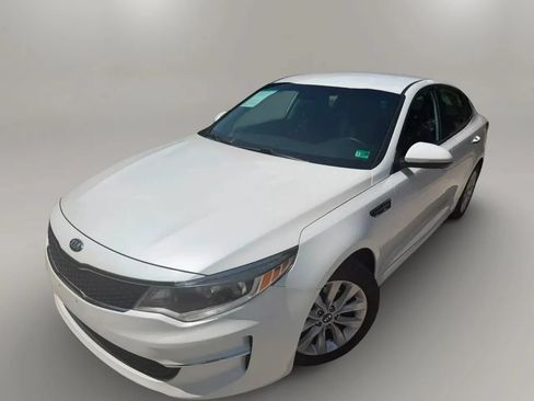 Used 2018 Kia Optima LX w/ 17" Alloy Wheels Package FWD image 1