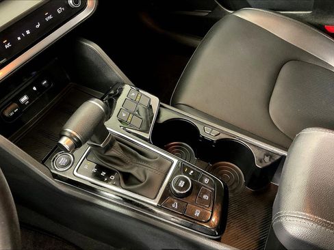 Used 2024 Kia Sportage EX image 18