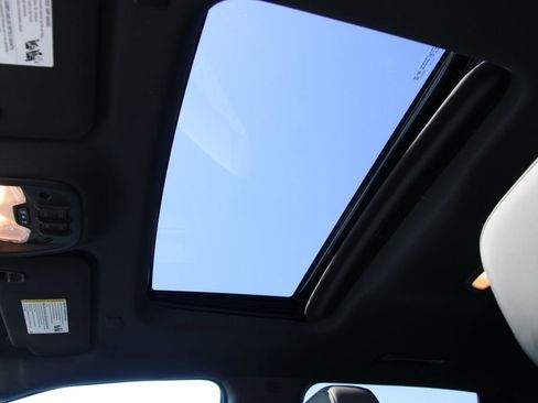 Certified 2024 Chevrolet Colorado ZR2 w/ Technology Package image 11