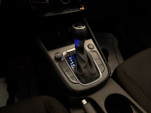 Used 2022 Hyundai Kona SEL image 15