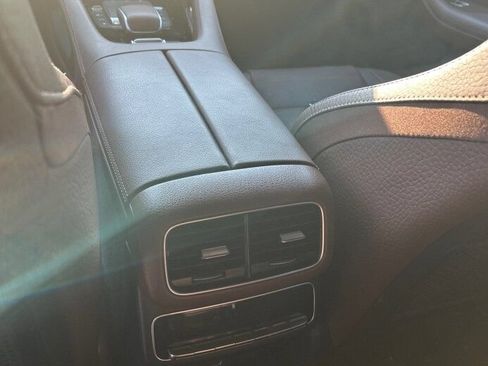 Used 2024 Mercedes-Benz GLS 450 4MATIC image 9