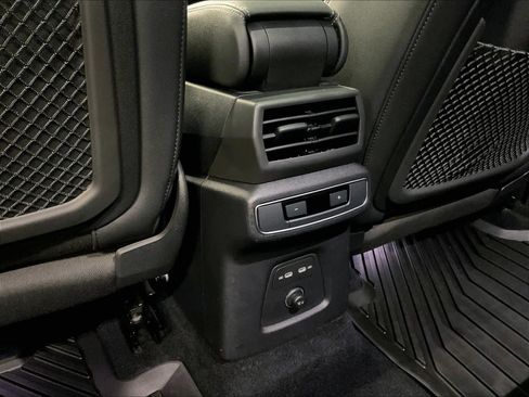 Used 2024 Audi Q4 e-tron Premium Plus w/ Premium Plus image 31