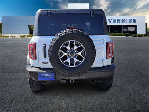 Certified 2023 Ford Bronco Badlands image 6