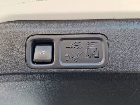 Used 2023 Ford Expedition Max Limited image 33